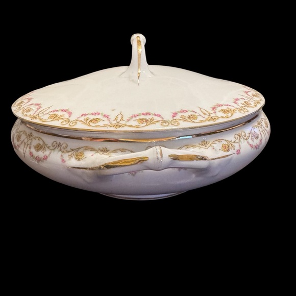 Vintage B&C Co. Limoges France Floral and Gold Scroll Covered Vegetable Dish - Picture 6 of 10